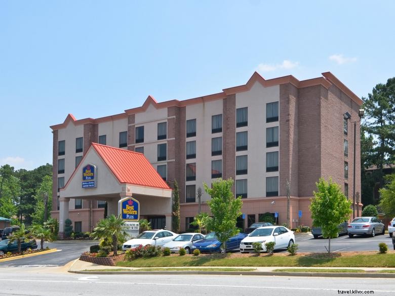 Best Western Plus Hôtel & Suites Aéroport Sud